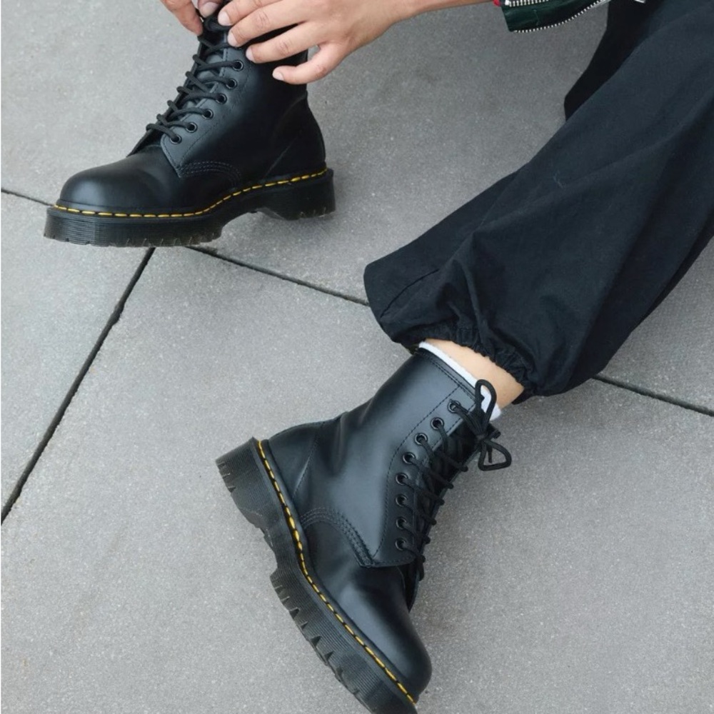 Dr. Martens 1460 Bex Smooth Leather Boots in Black